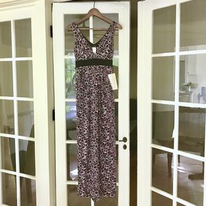 Sleeveless V-neck Maxi dress pockets and tieback